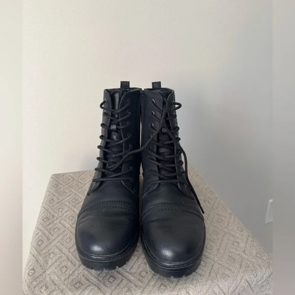 Universal fabulous Thread Women’s Combat Boots, size 8,5 - Picture 2 of 8